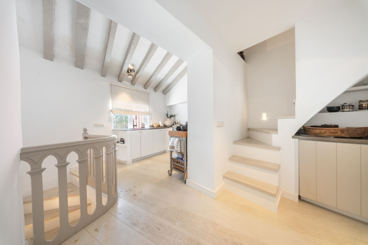 2 Bedroom Apartment for Sale in Marbella — 8