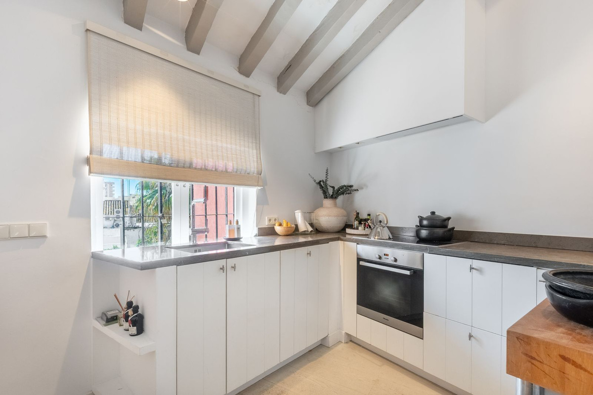 2 Bedroom Apartment for Sale in Marbella — view 10