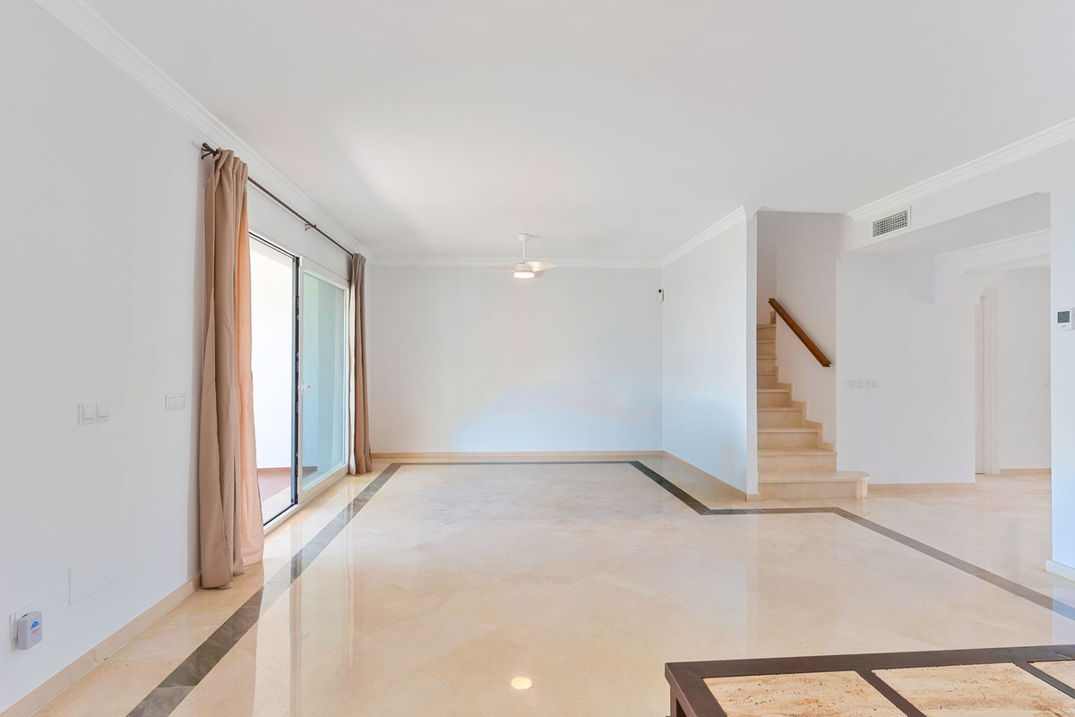 3 Bedroom Villa for Sale in Atalaya — view 13