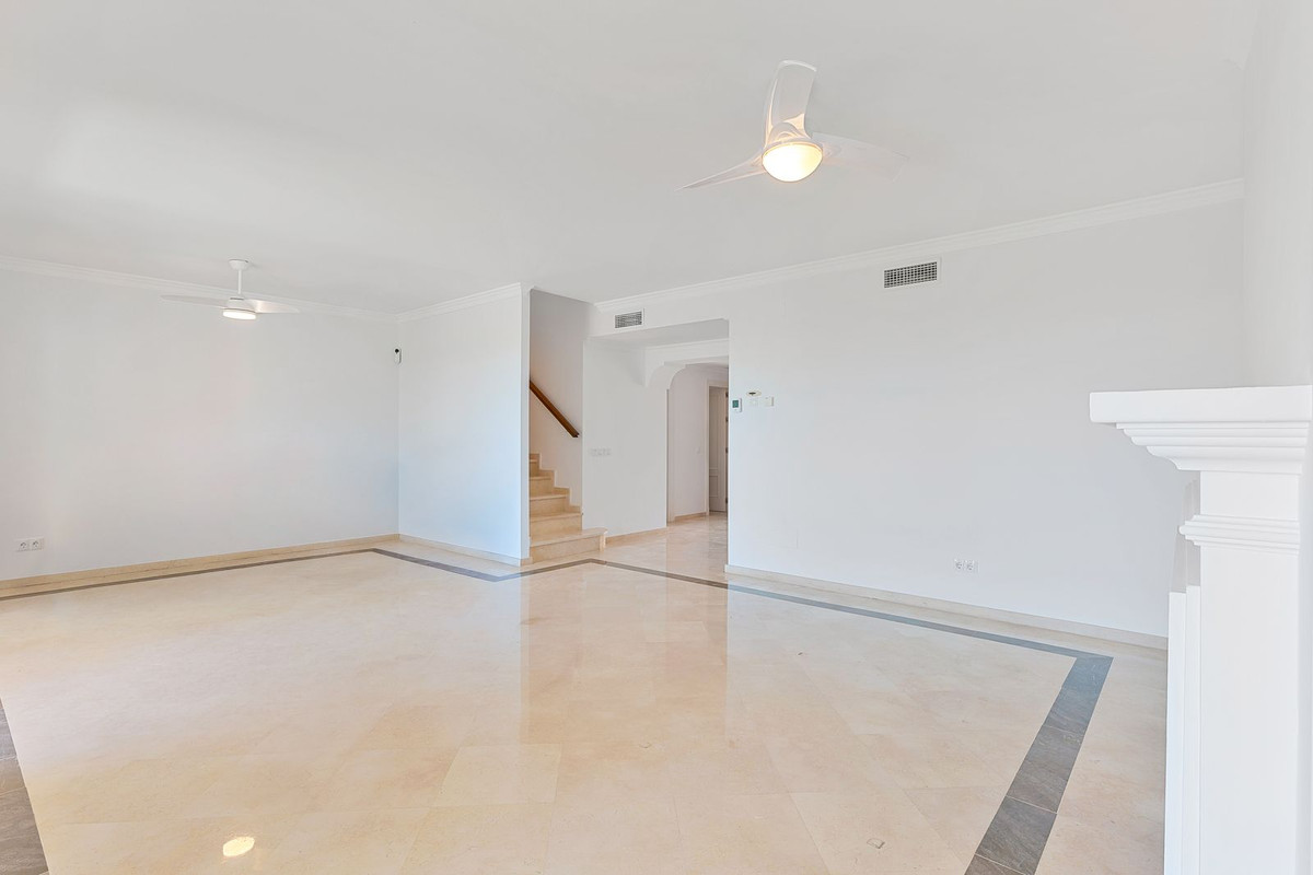 3 Bedroom Villa for Sale in Atalaya — 9