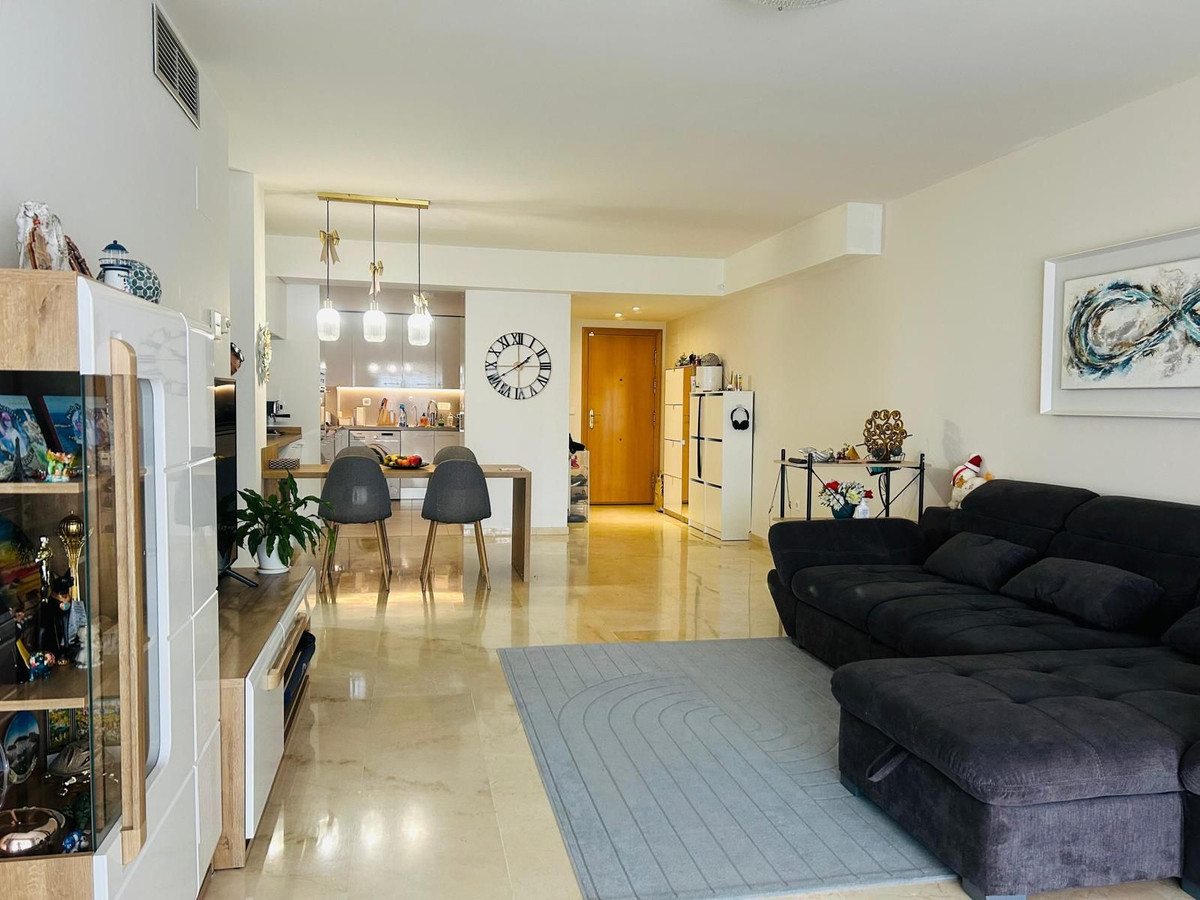 3 Bedroom Apartment for Sale in Guadalmina Alta — 2