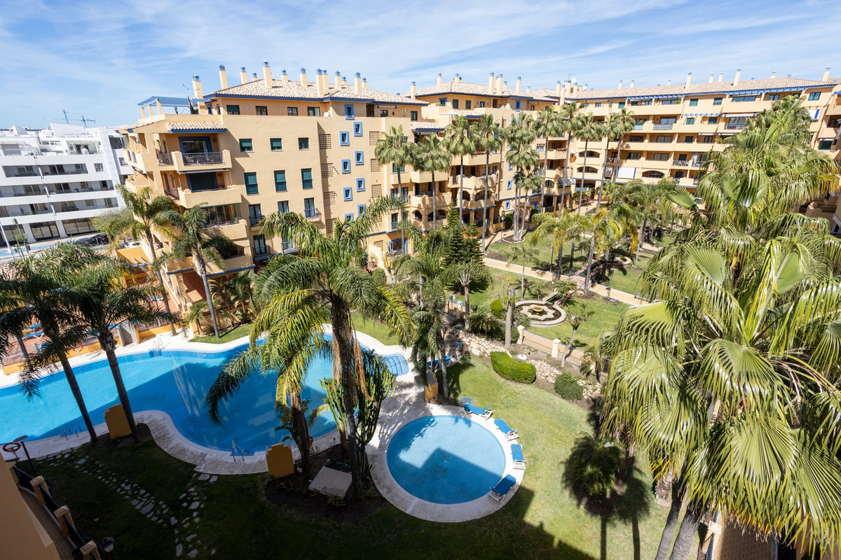 3 Bedroom Apartment for Sale in San Pedro de Alcántara — 3
