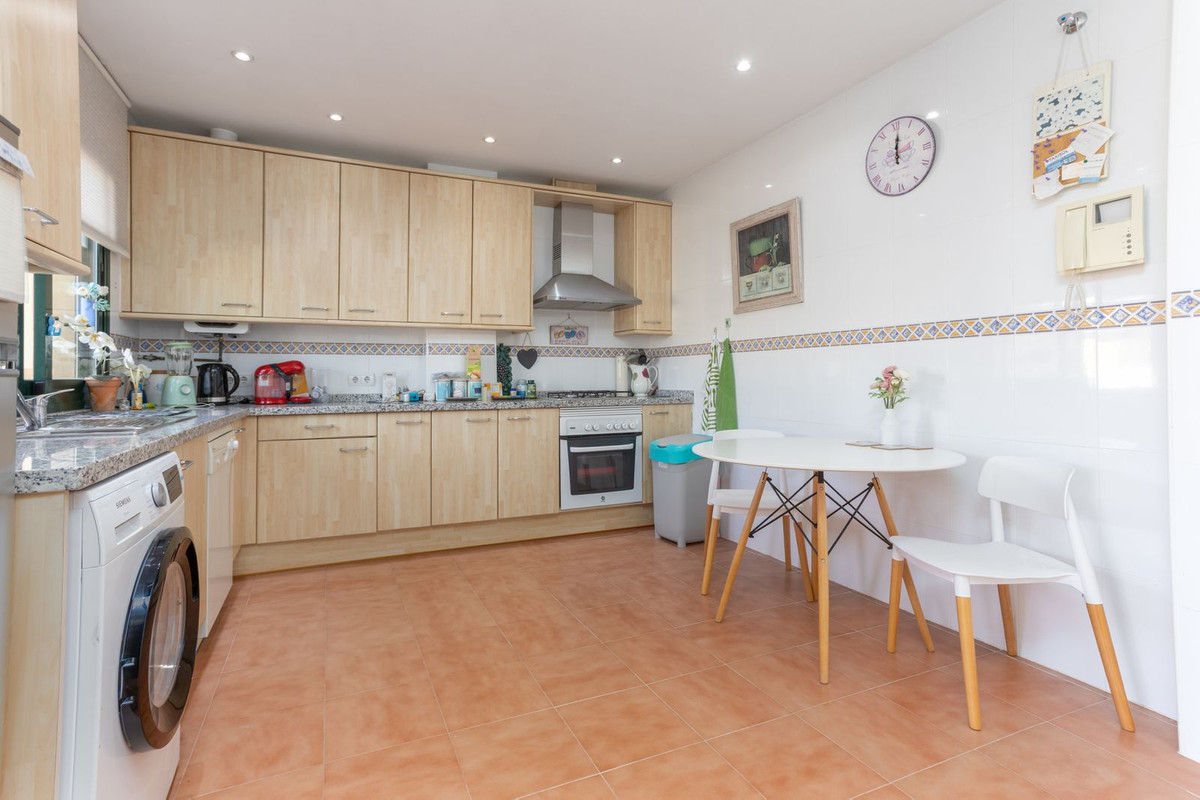 3 Bedroom Apartment for Sale in San Pedro de Alcántara — 6