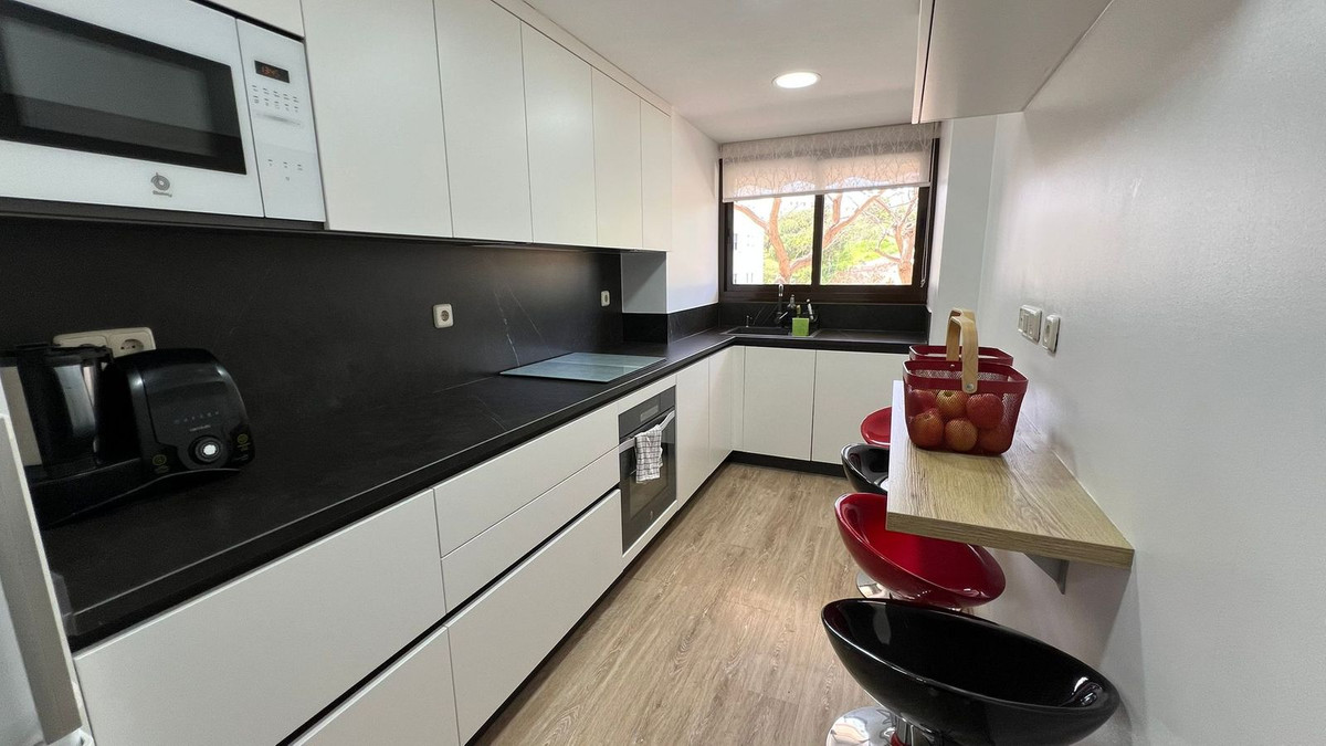 3 Bedroom Apartment for Sale in Estepona — 3