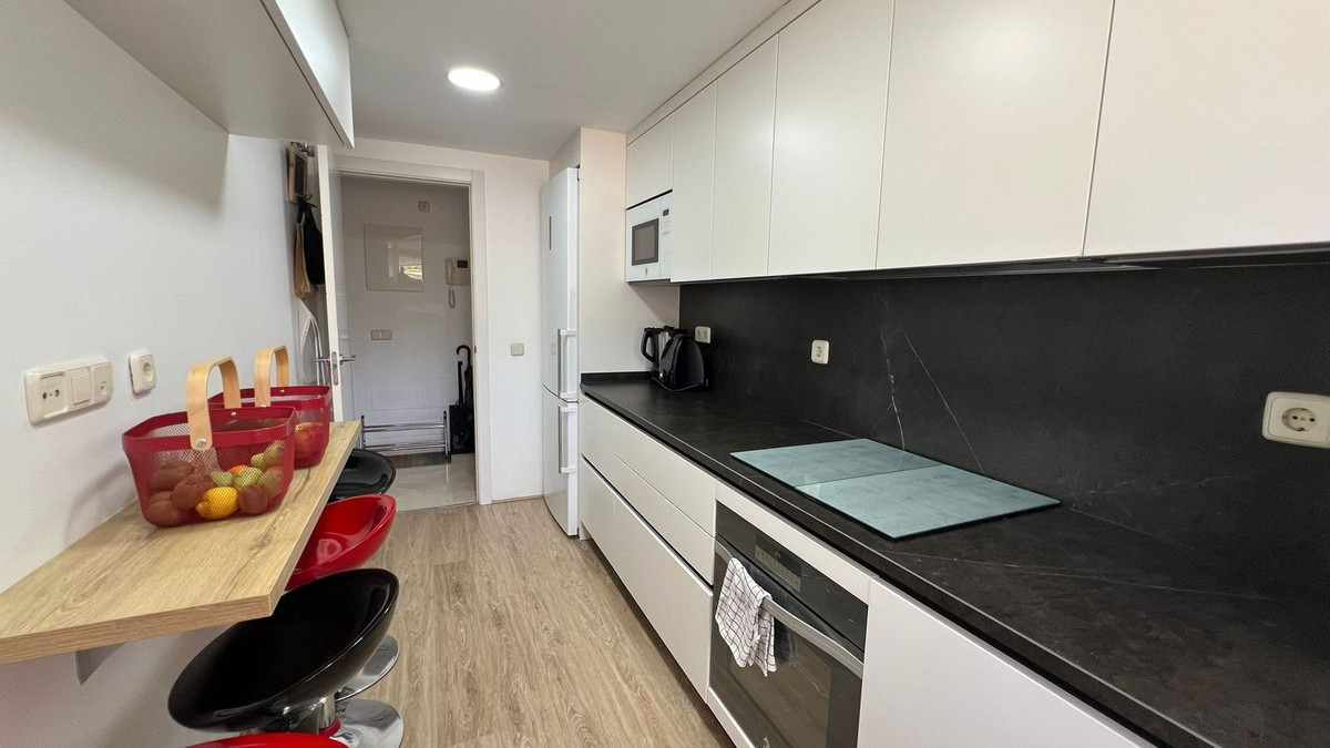 3 Bedroom Apartment for Sale in Estepona — 4
