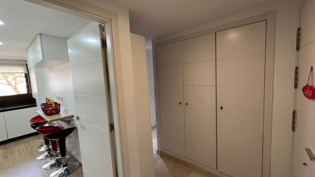 3 Bedroom Apartment for Sale in Estepona — 6