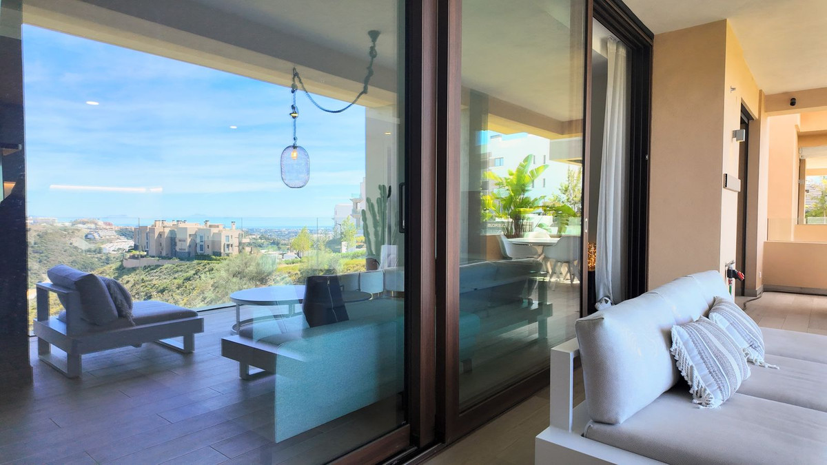 2 Bedroom Apartment for Sale in Benahavís — 6