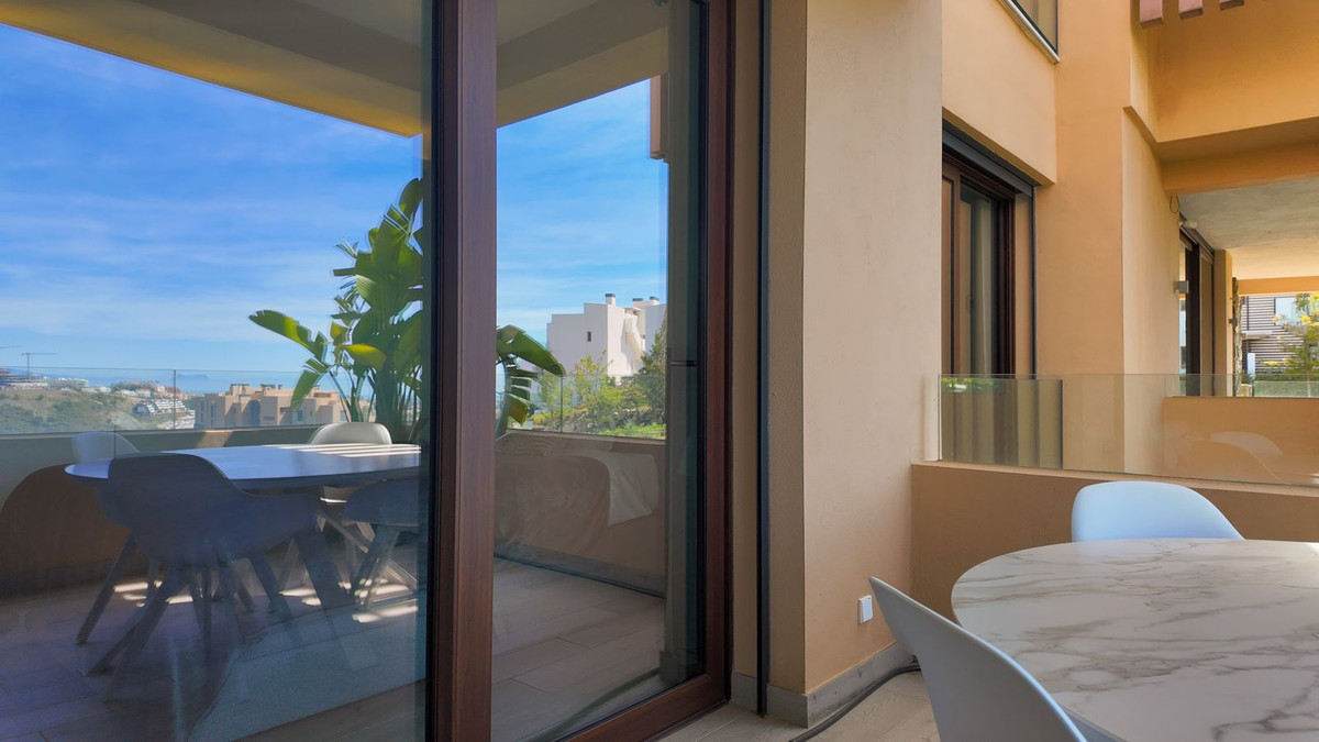 2 Bedroom Apartment for Sale in Benahavís — 7