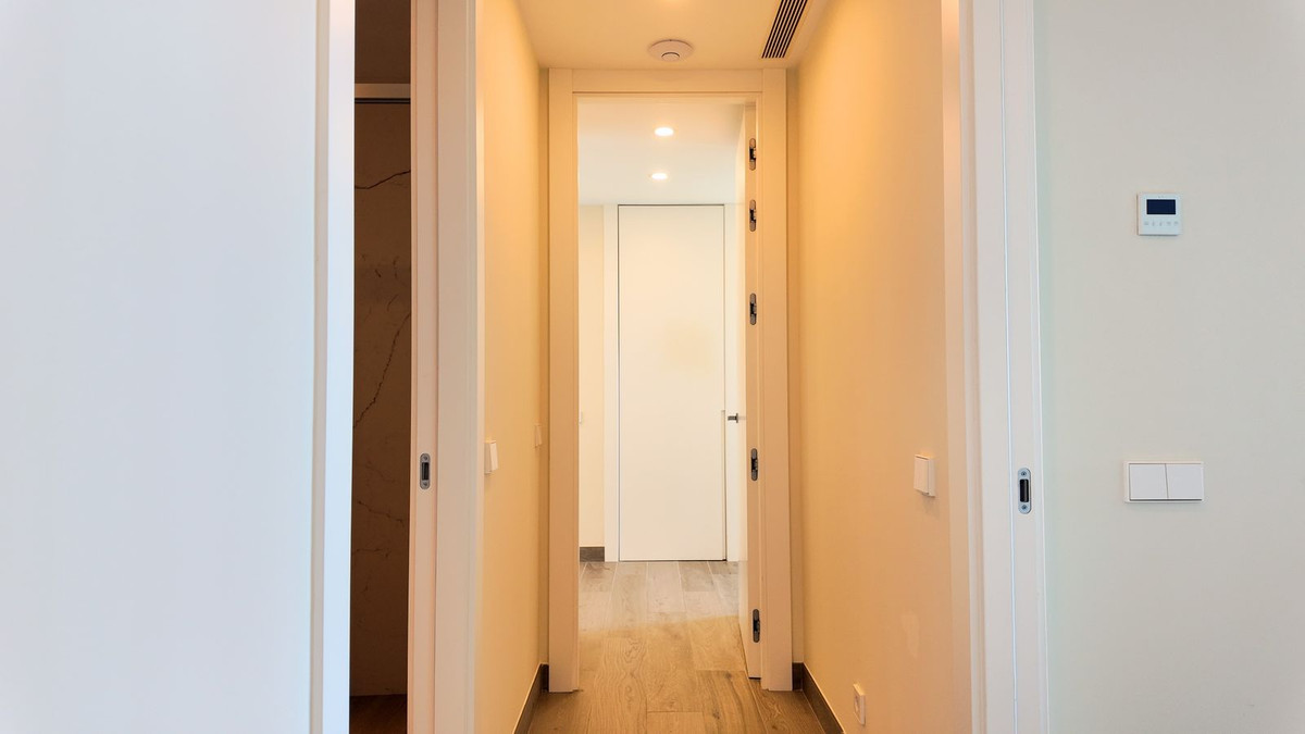 2 Bedroom Apartment for Sale in Benahavís — 9