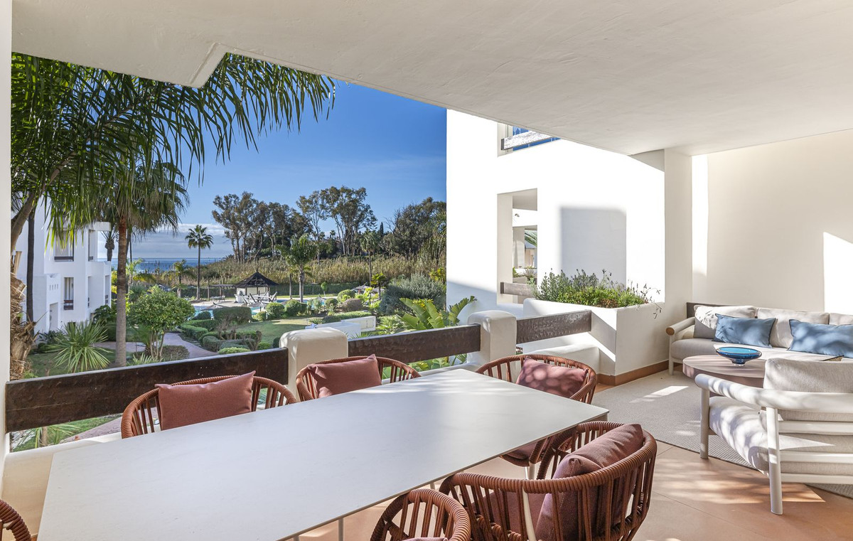 3 Bedroom Apartment for Sale in New Golden Mile