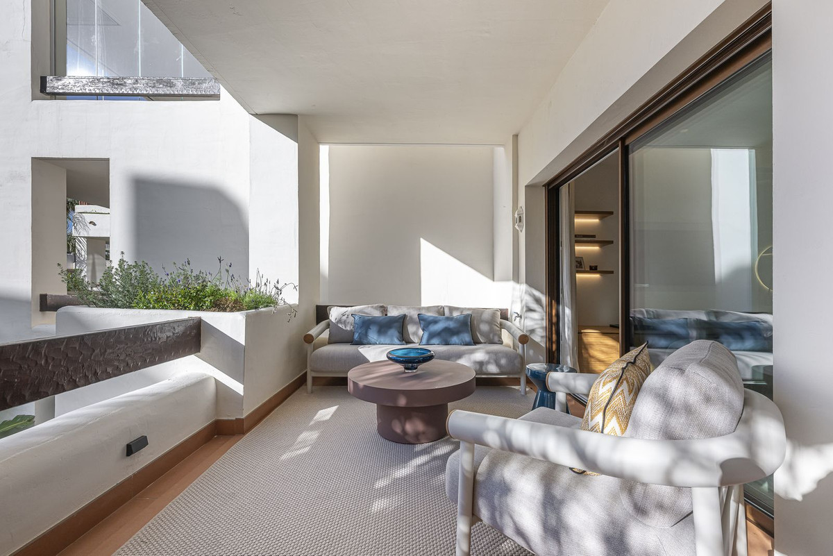 3 Bedroom Apartment for Sale in New Golden Mile — view 11