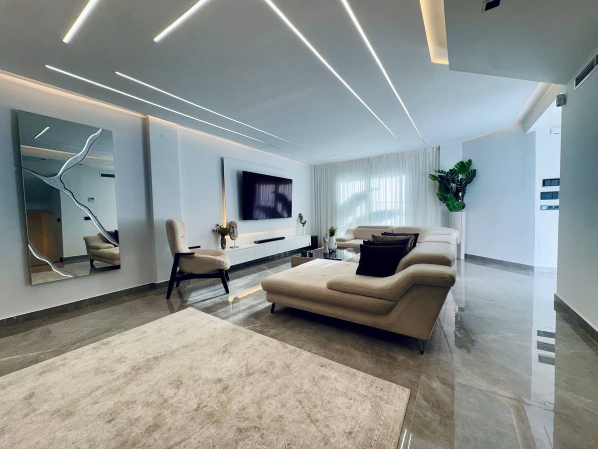 3 Bedroom Villa for Sale in Marbella — 4