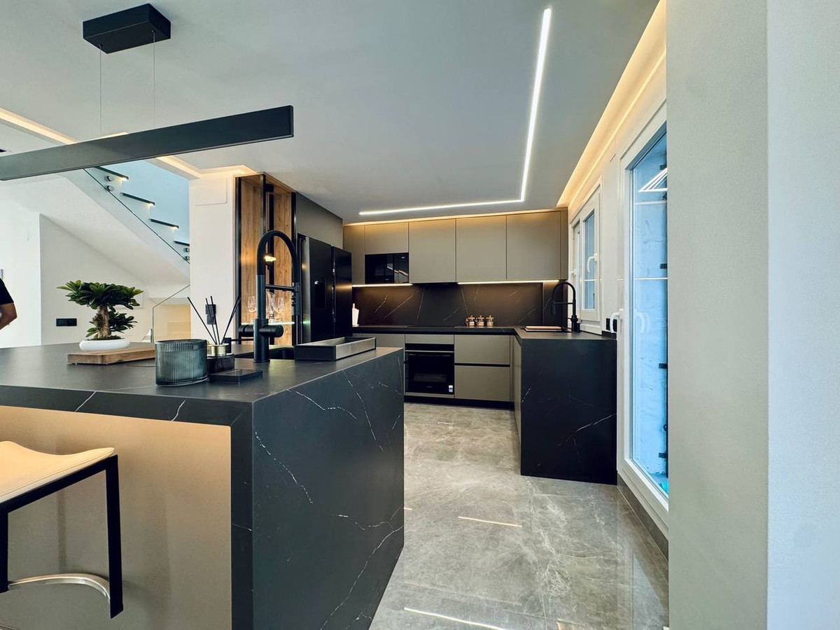 3 Bedroom Villa for Sale in Marbella — 7