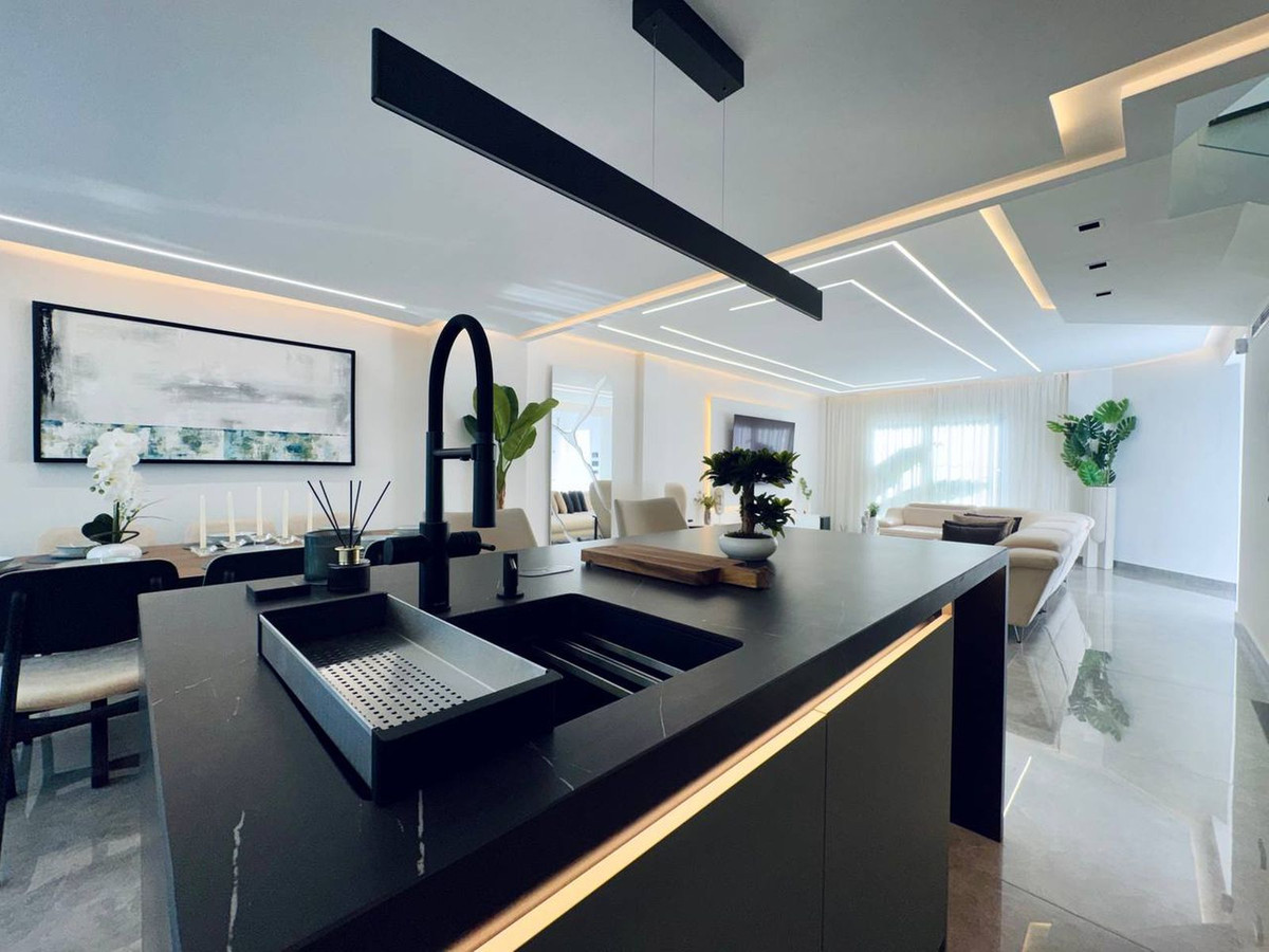 3 Bedroom Villa for Sale in Marbella — view 10