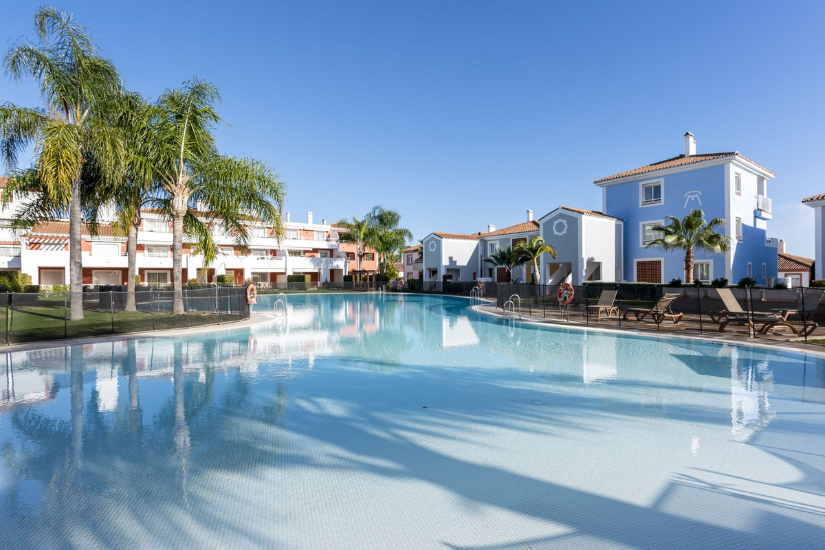 2 Bedroom Apartment for Sale in Estepona
