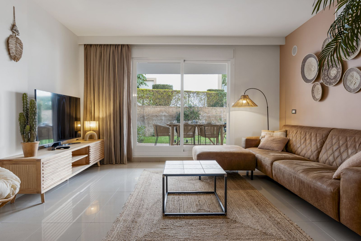 2 Bedroom Apartment for Sale in Estepona — 6