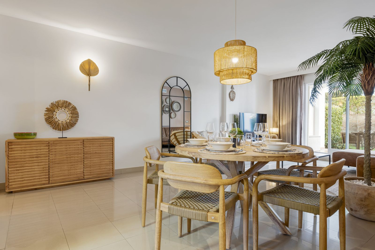 2 Bedroom Apartment for Sale in Estepona — 9