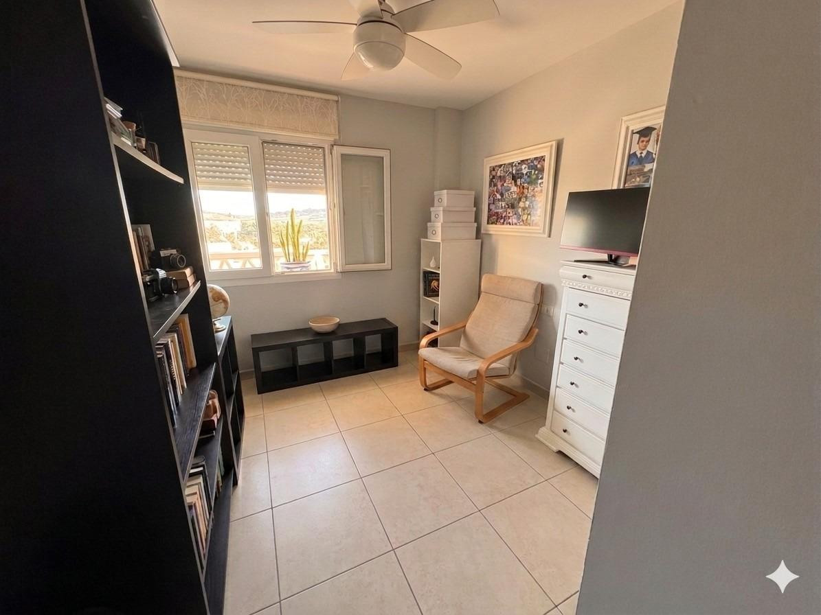 4 Bedroom Apartment for Sale in Marbella — view 15