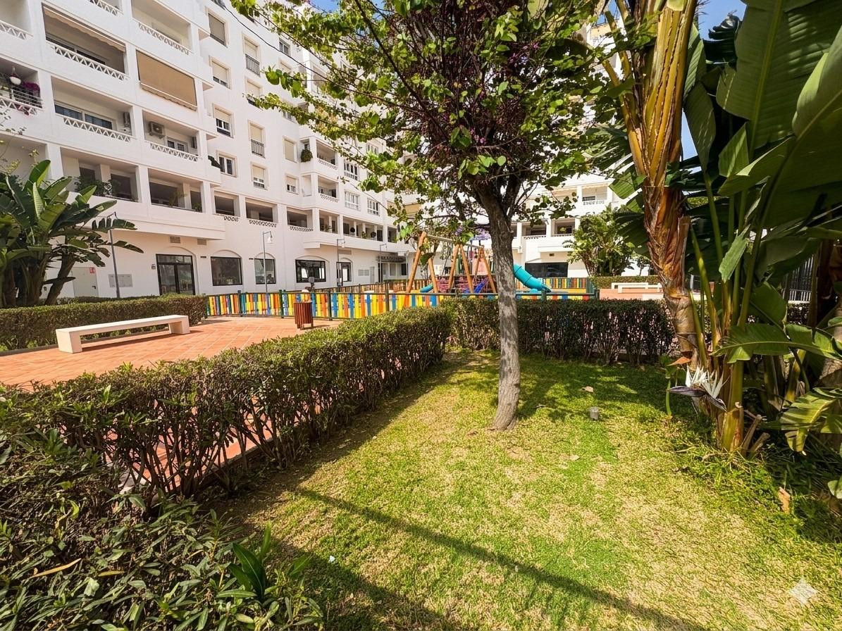 4 Bedroom Apartment for Sale in Marbella — view 4