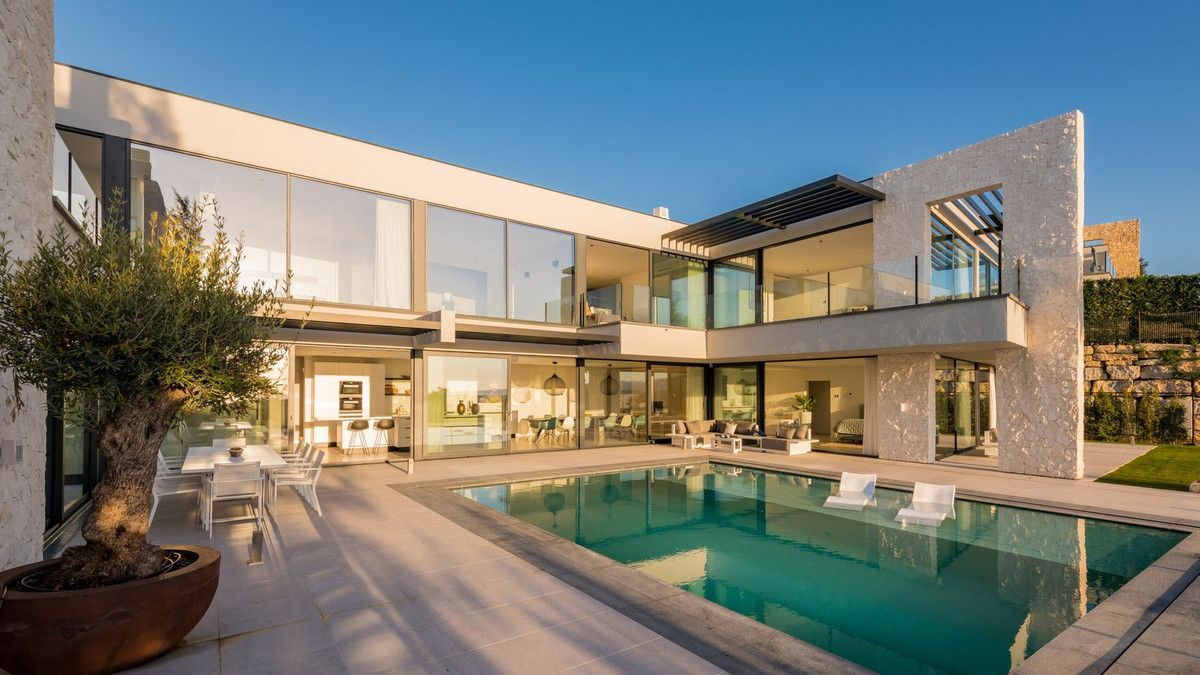 5 Bedroom Villa for Sale in Benahavís — 3