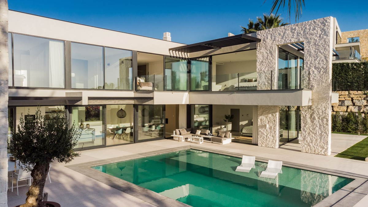 5 Bedroom Villa for Sale in Benahavís — 5