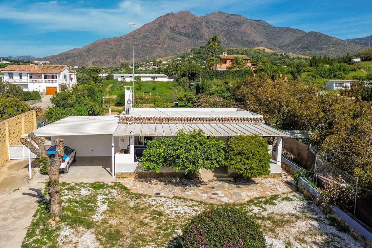 2 Bedroom Villa for Sale in Estepona — 2