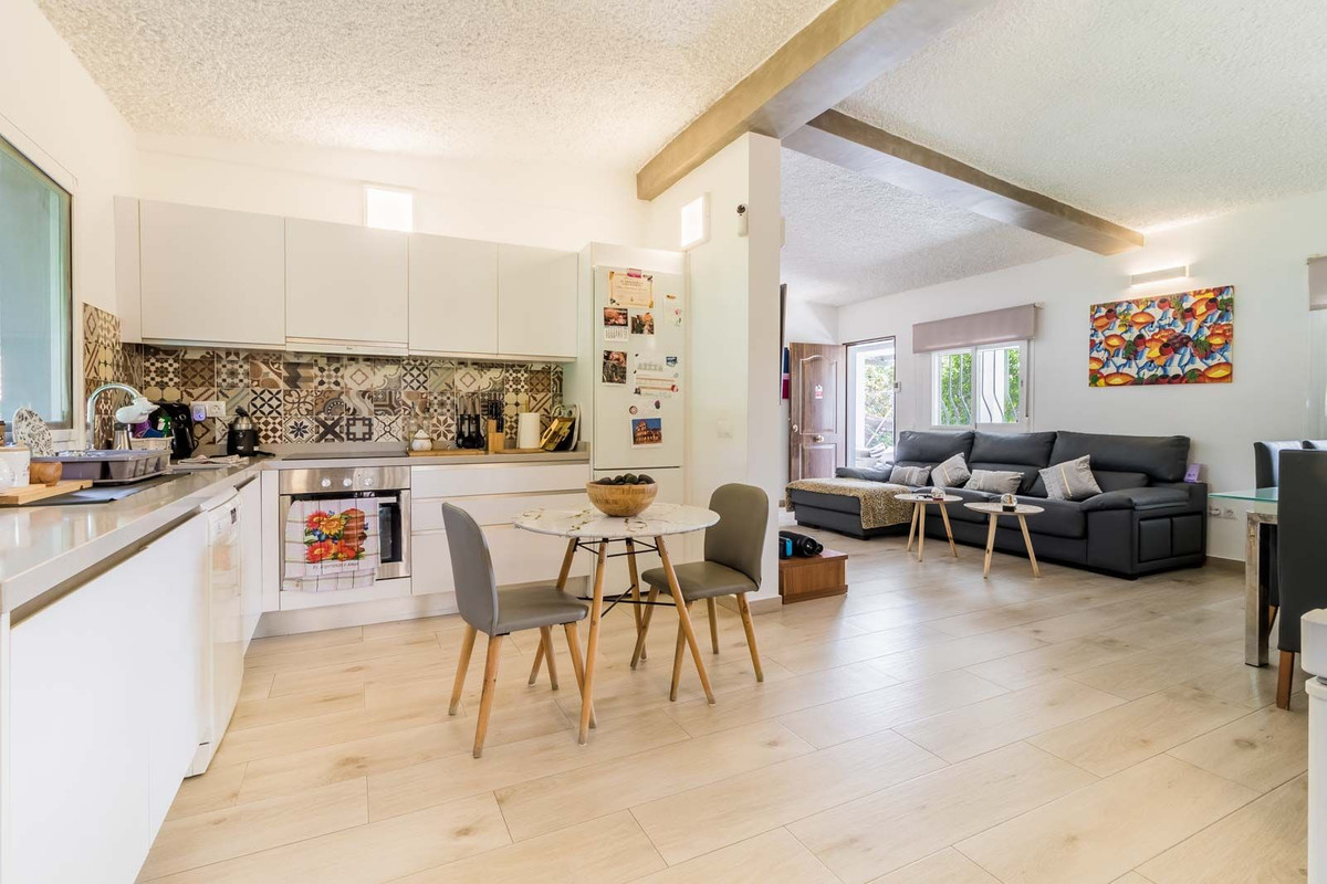 2 Bedroom Villa for Sale in Estepona — 6