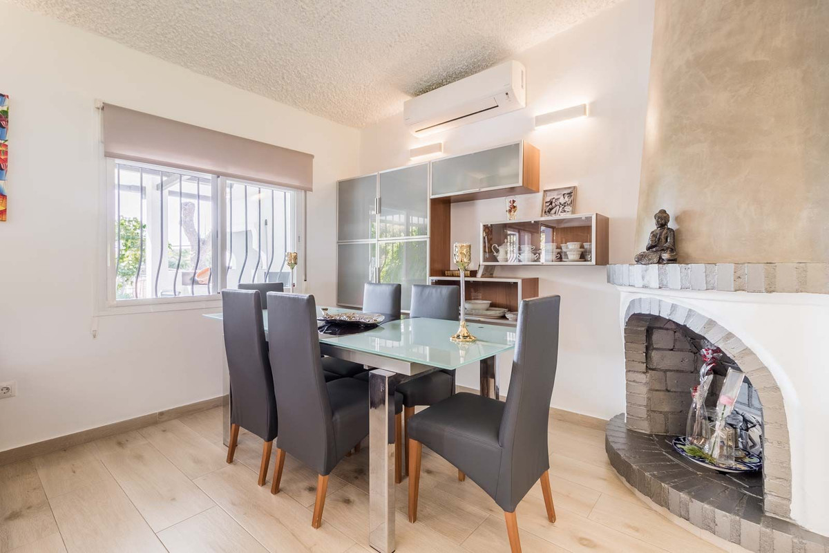 2 Bedroom Villa for Sale in Estepona — 7