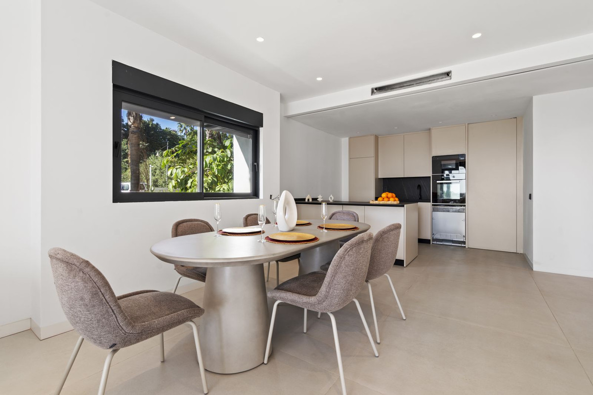 4 Bedroom Apartment for Sale in El Paraiso — 3