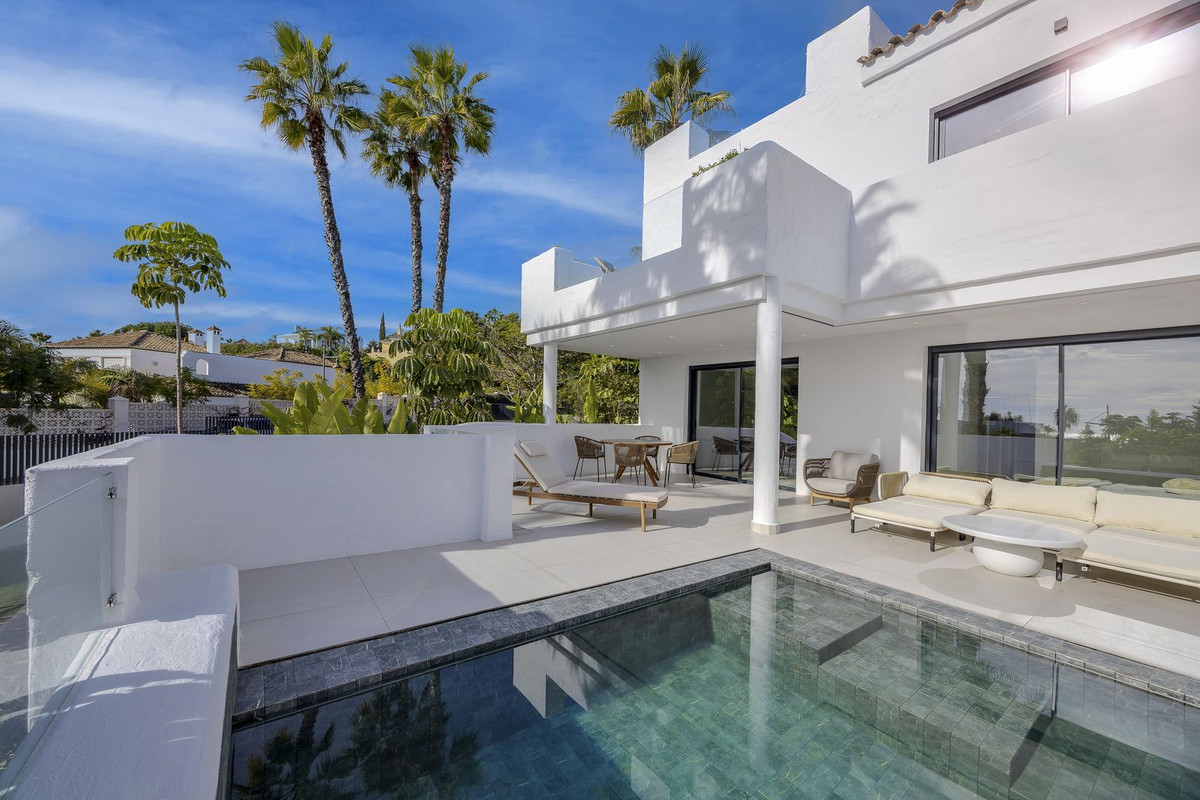 4 Bedroom Apartment for Sale in El Paraiso