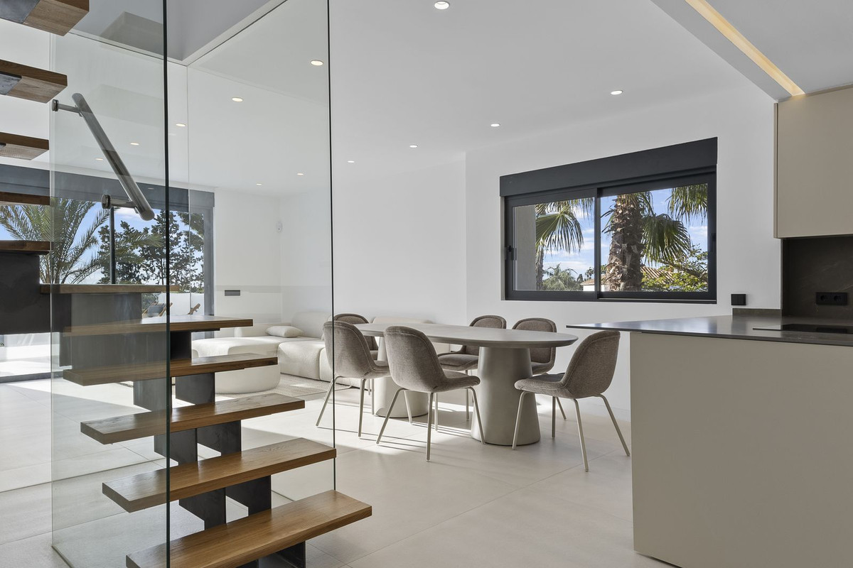3 Bedroom Apartment for Sale in El Paraiso