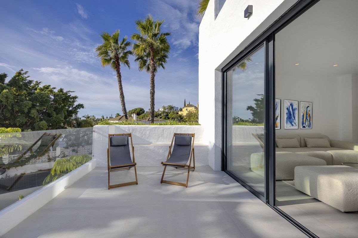 3 Bedroom Apartment for Sale in El Paraiso — 5