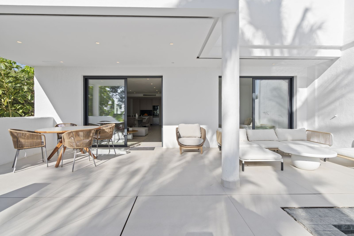 4 Bedroom Apartment for Sale in El Paraiso — 7