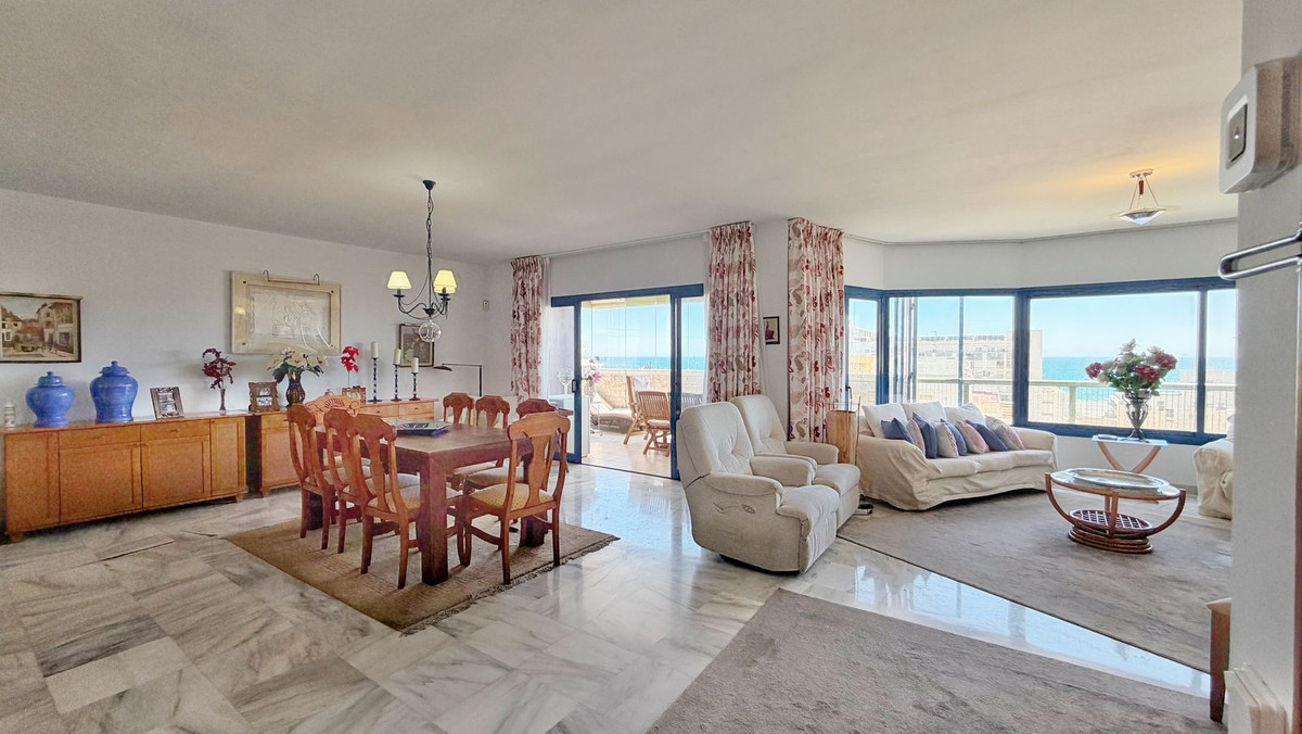 4 Bedroom Apartment for Sale in Marbella — 2