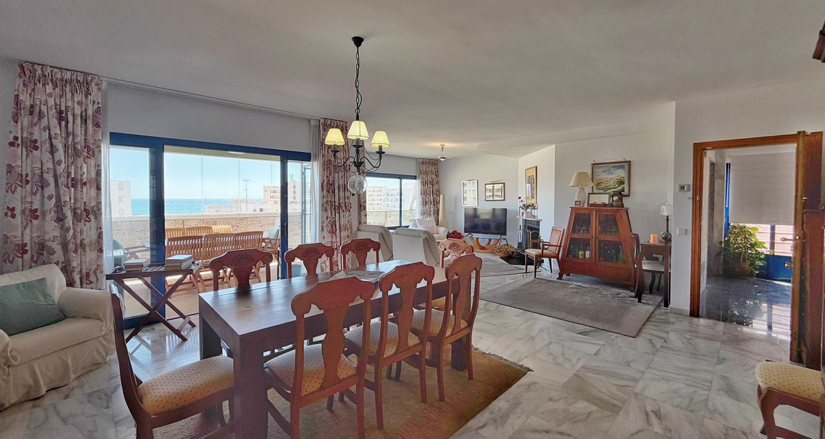 4 Bedroom Apartment for Sale in Marbella — 5