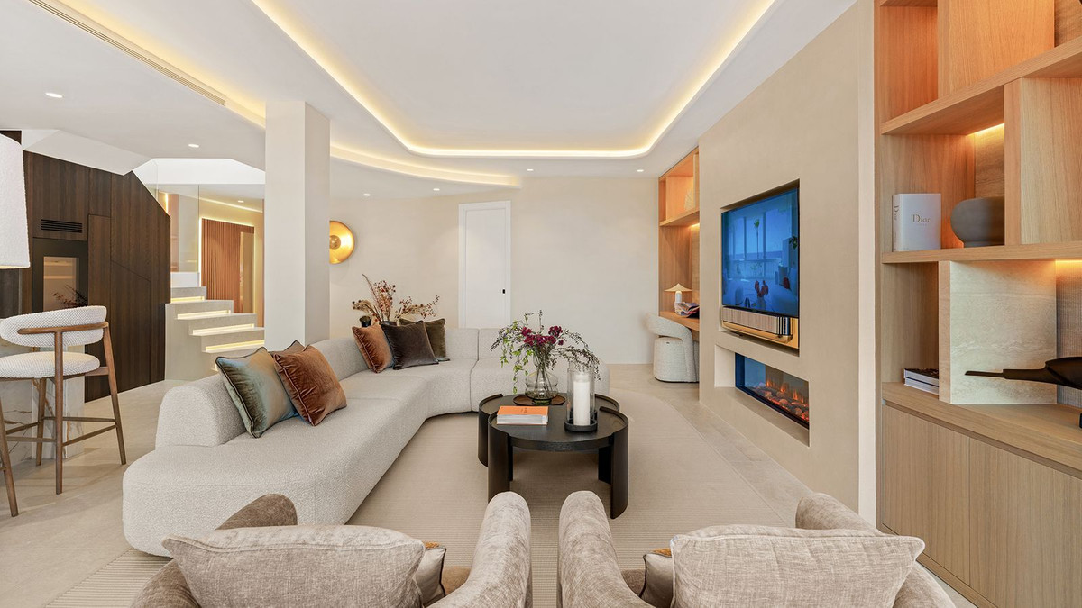 3 Bedroom Apartment for Sale in New Golden Mile — 7