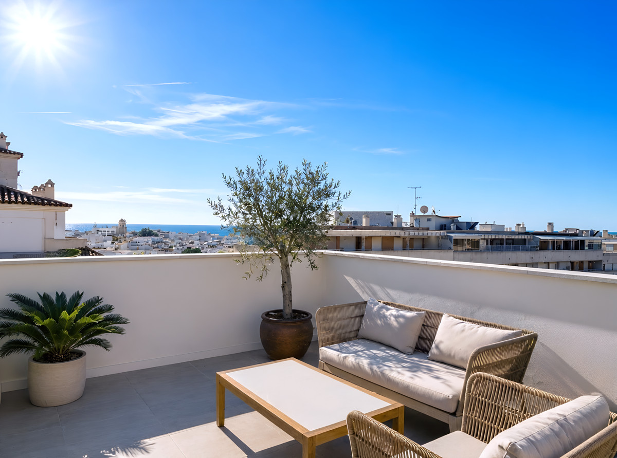 2 Bedroom Apartment for Sale in Estepona