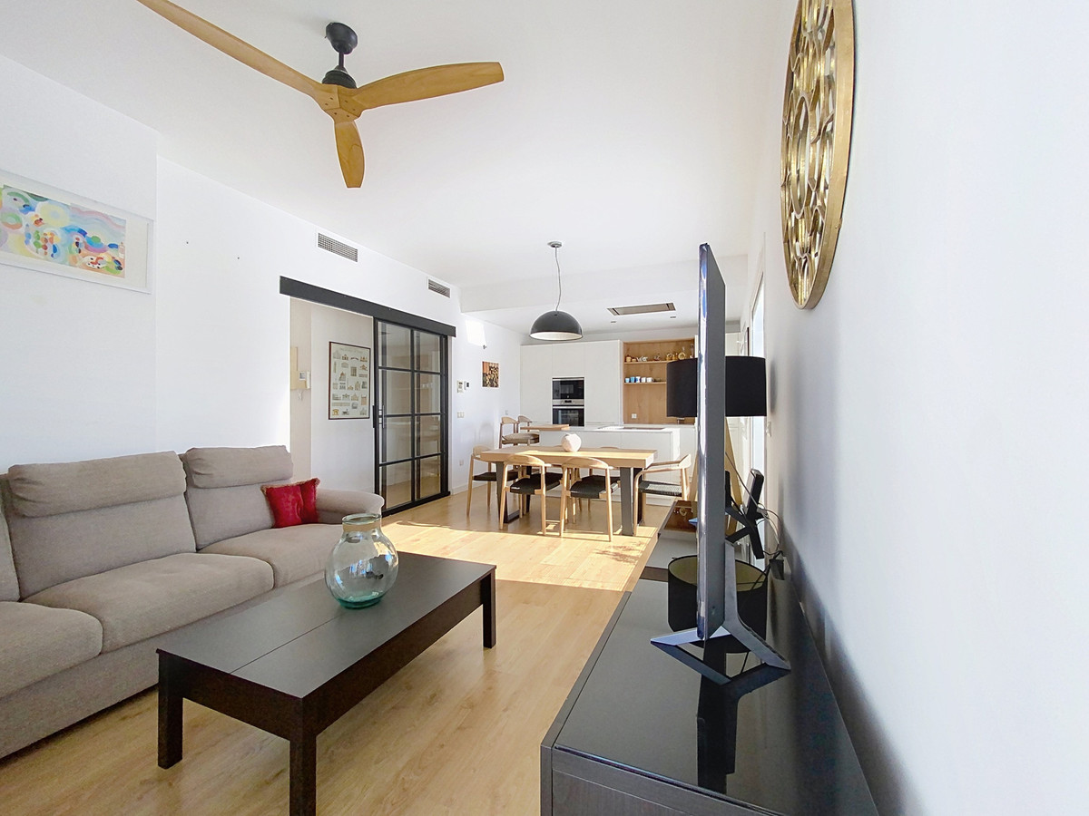 2 Bedroom Apartment for Sale in Estepona — view 16