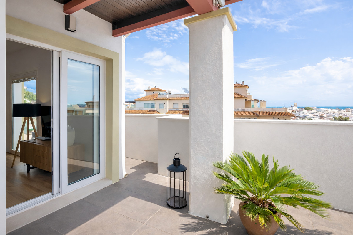 2 Bedroom Apartment for Sale in Estepona — view 20