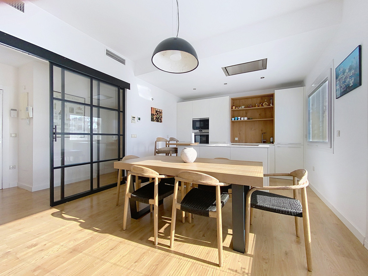 2 Bedroom Apartment for Sale in Estepona — 6