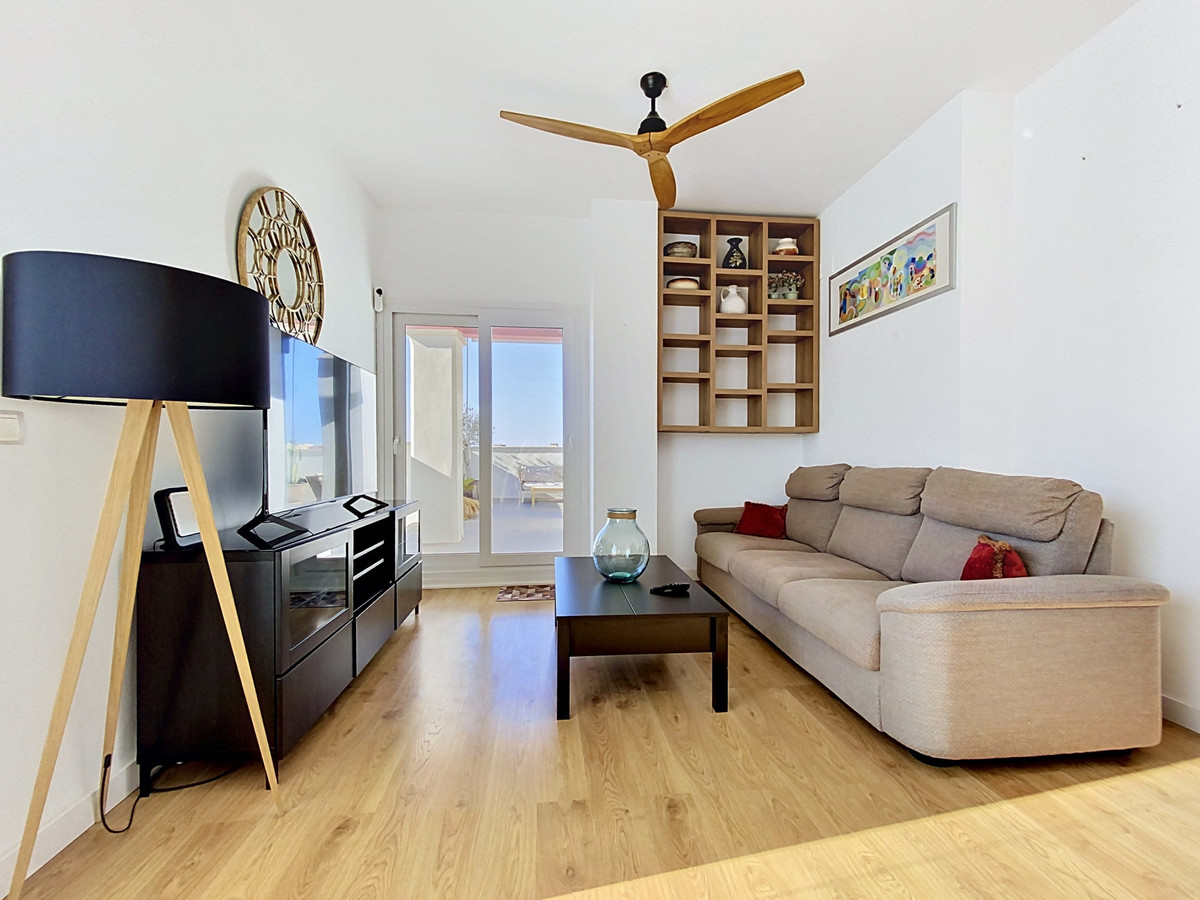 2 Bedroom Apartment for Sale in Estepona — 8