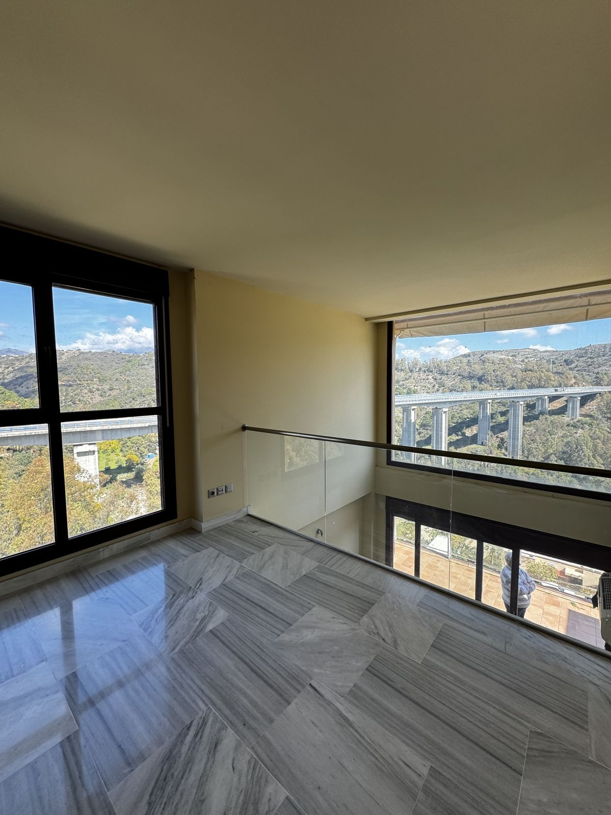 3 Bedroom Apartment for Sale in Benahavís — 7