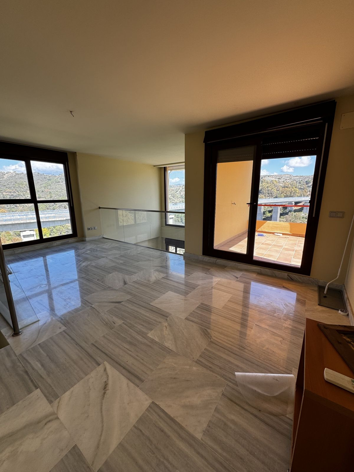 3 Bedroom Apartment for Sale in Benahavís — 8