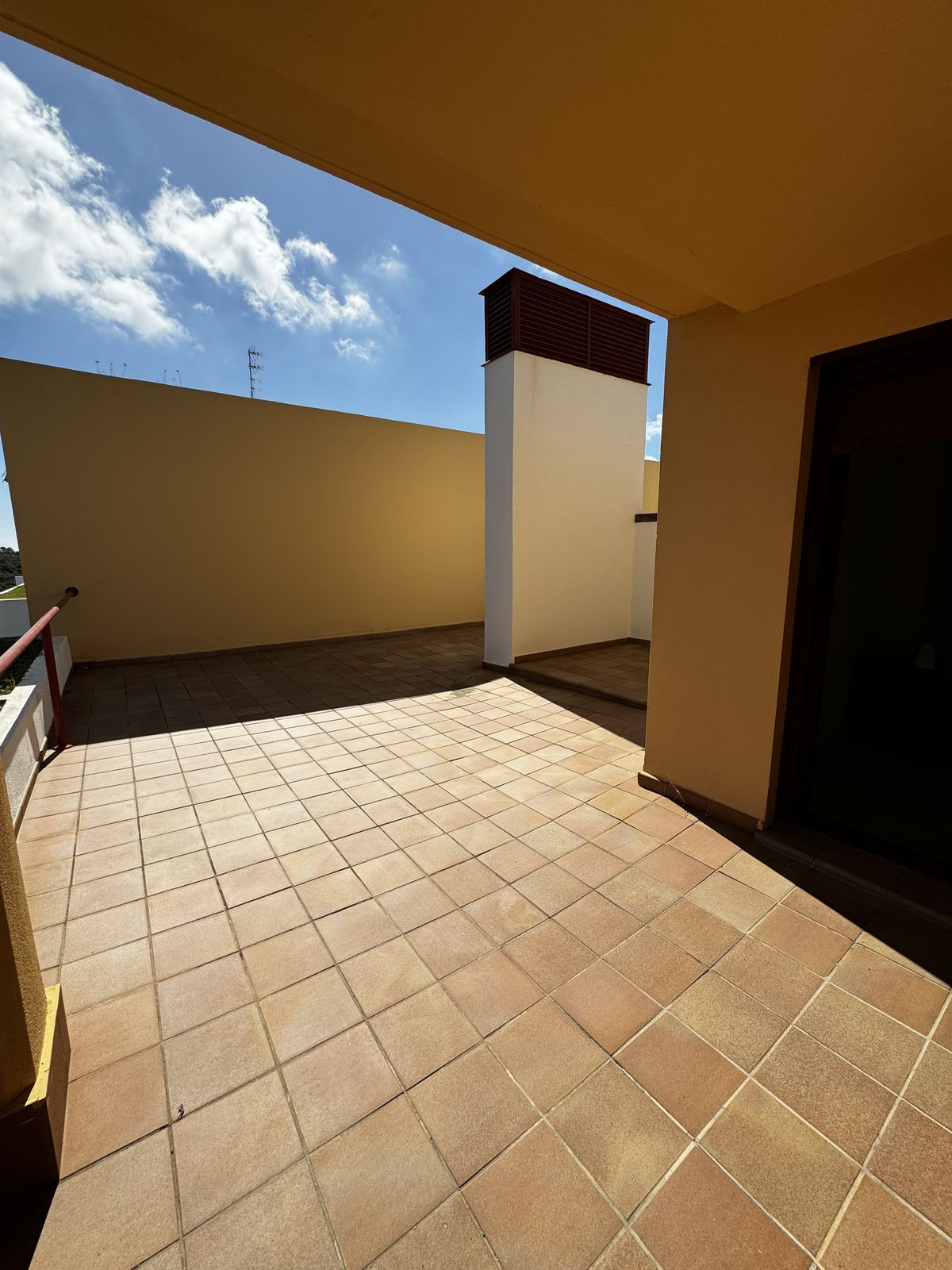 3 Bedroom Apartment for Sale in Benahavís — 9
