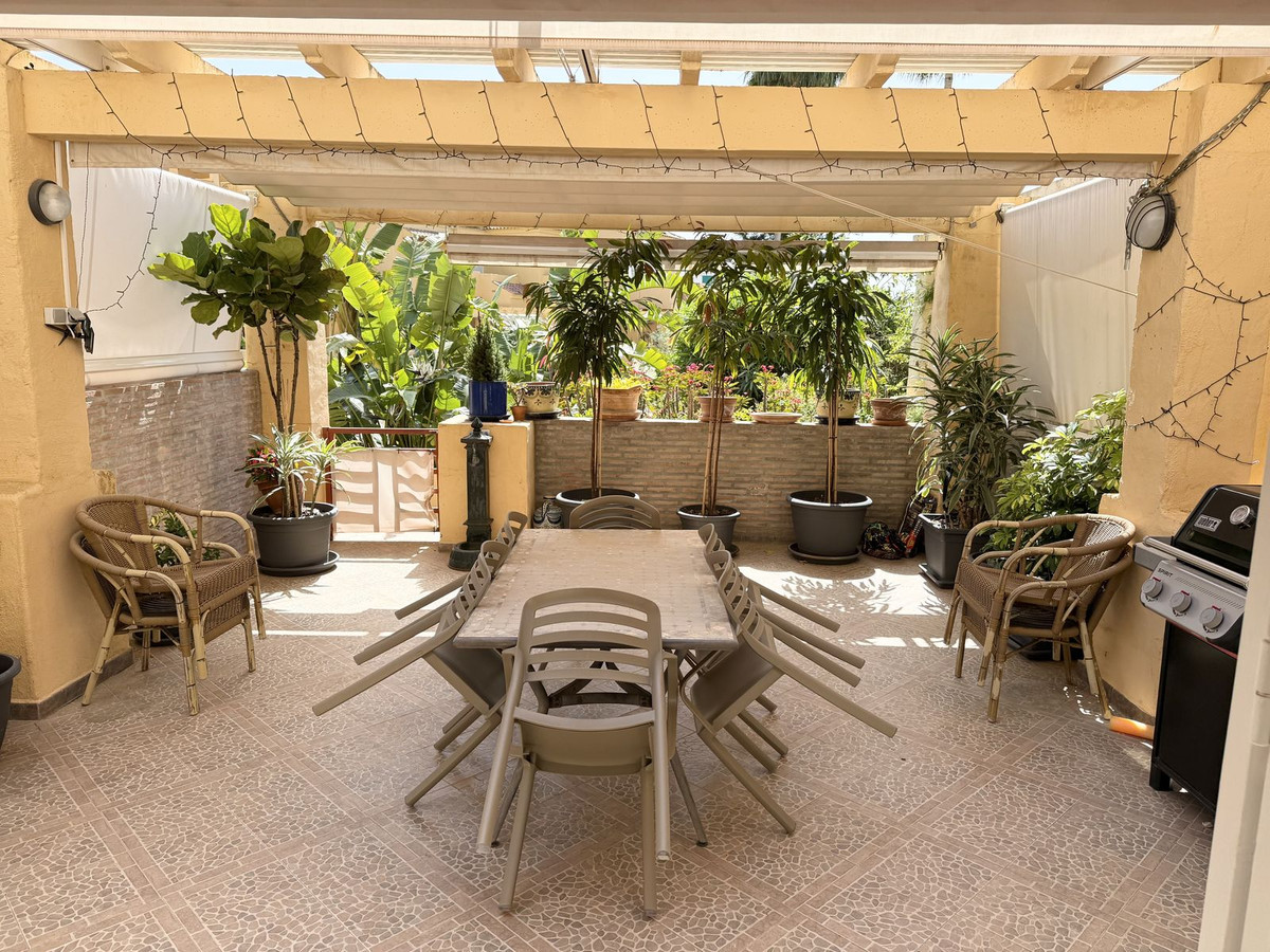 3 Bedroom Villa for Sale in Selwo — view 10