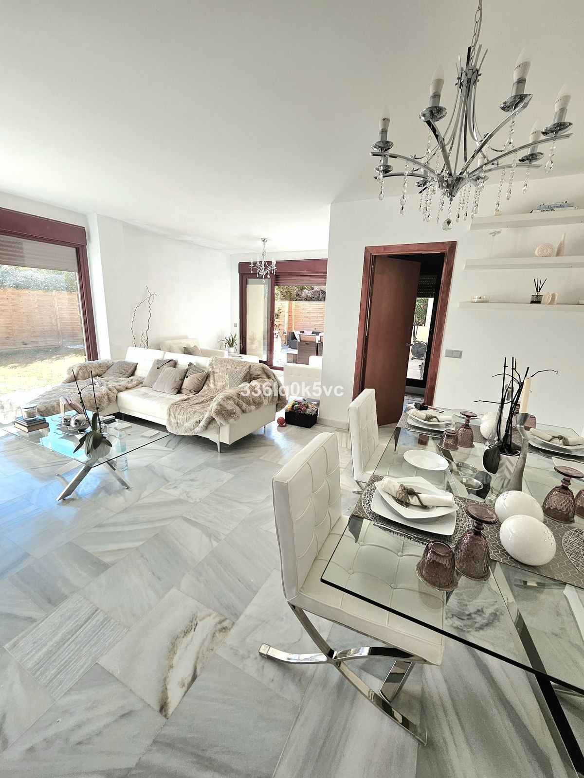3 Bedroom Villa for Sale in Benahavís — 3