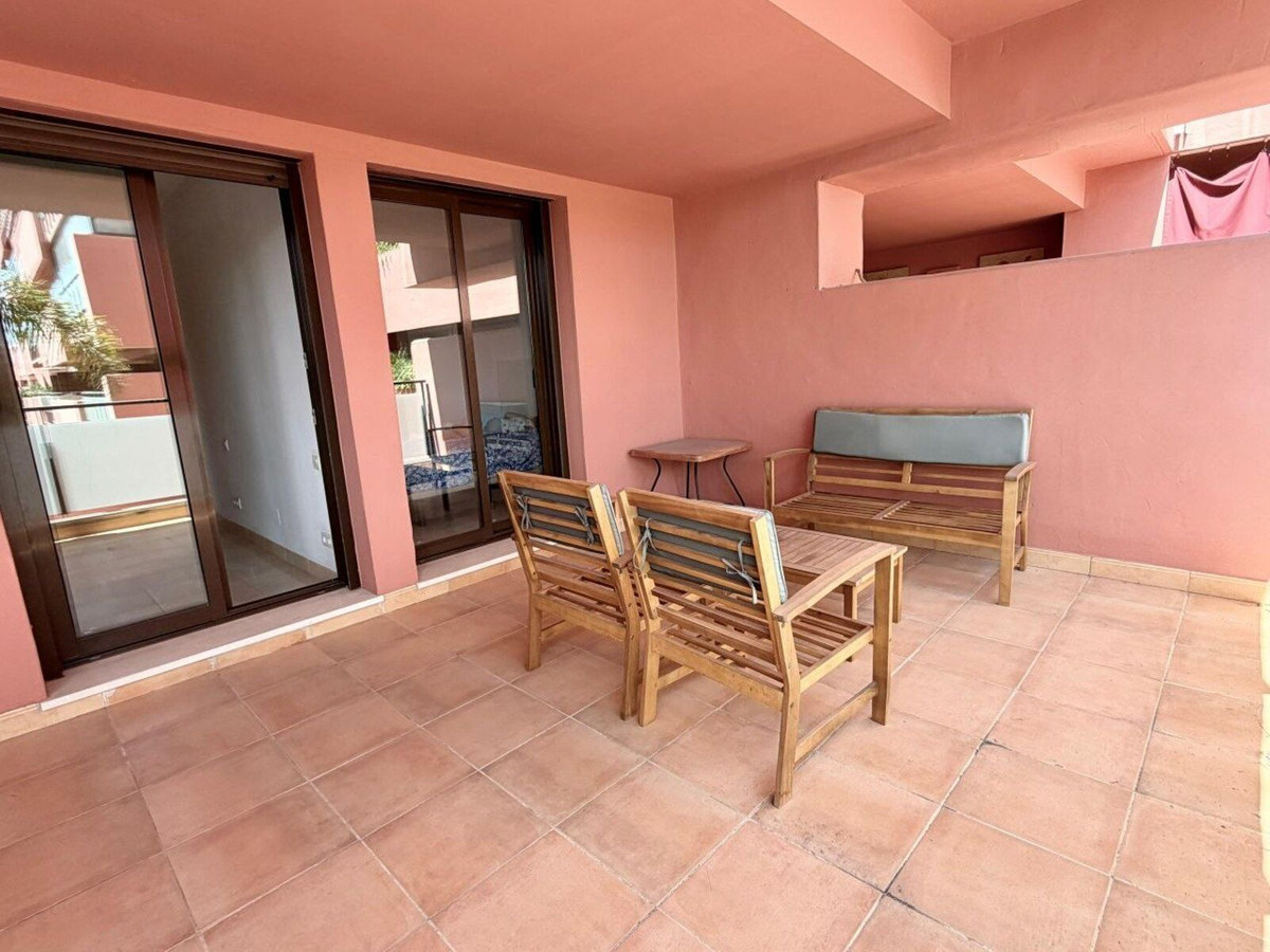 2 Bedroom Apartment for Sale in Estepona — view 10