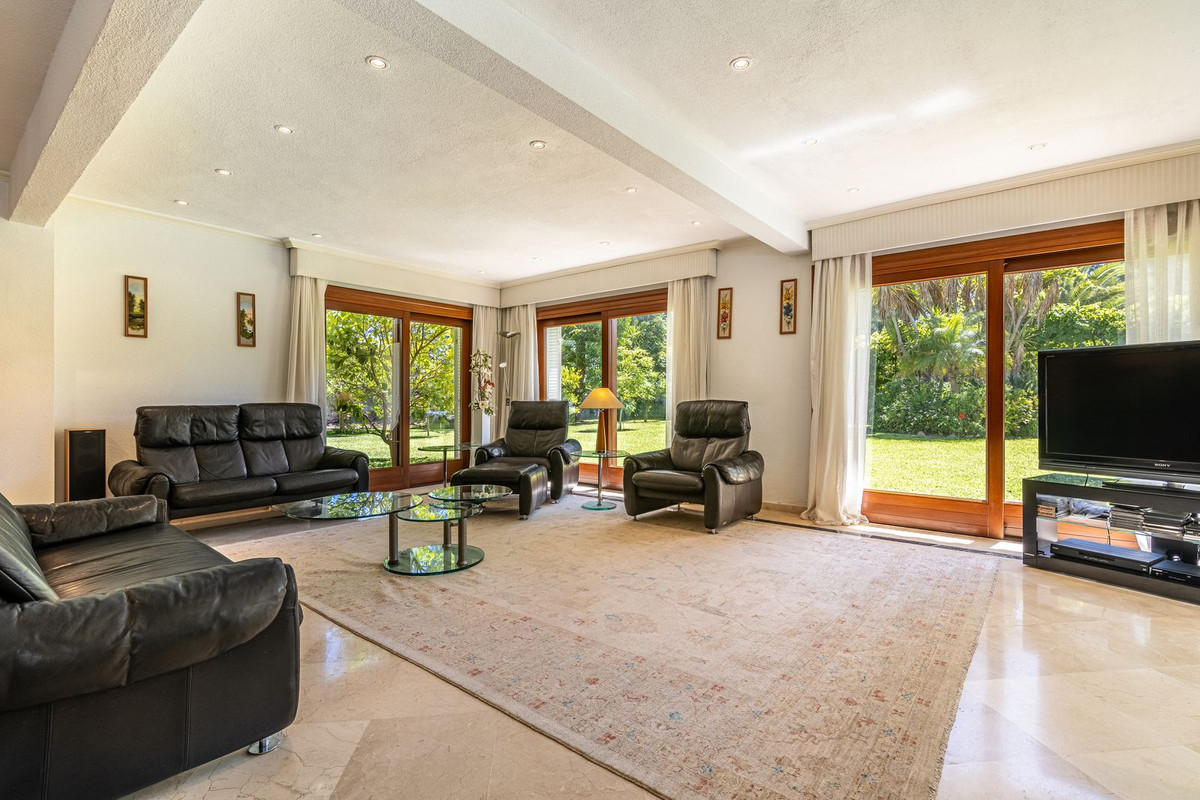 5 Bedroom Villa for Sale in Cancelada — 8