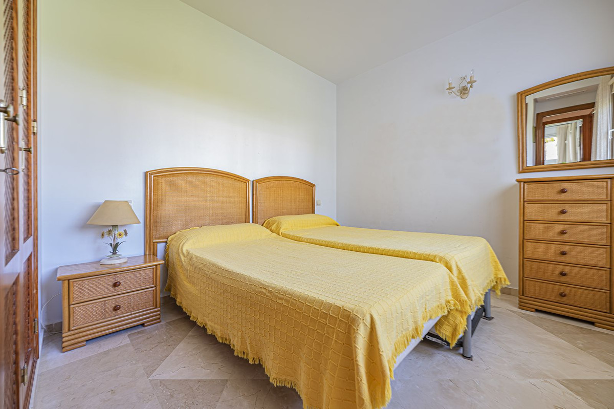 3 Bedroom Apartment for Sale in Costalita — view 10