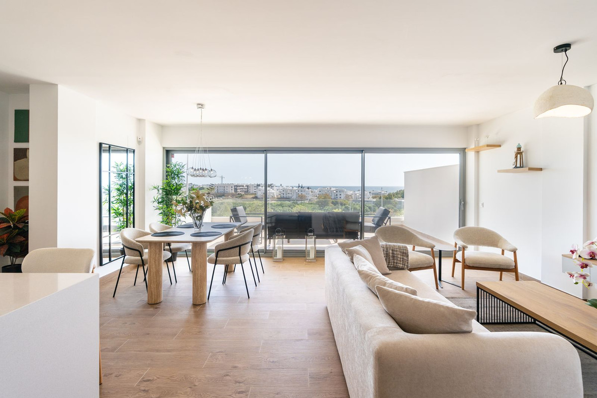 2 Bedroom Apartment for Sale in Estepona — 7
